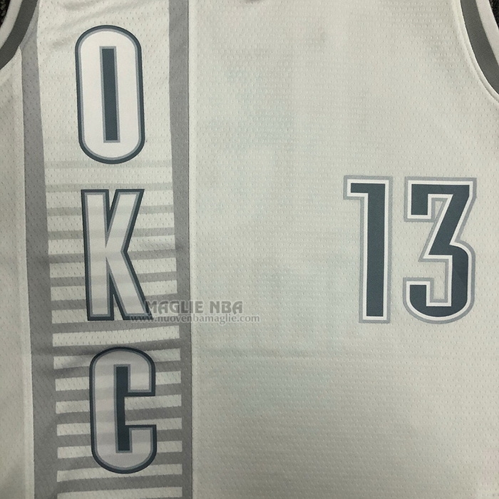 Maglia
 Paul George NO 13 Oklahoma City Thunder Citta
 2021-22 Bianco
